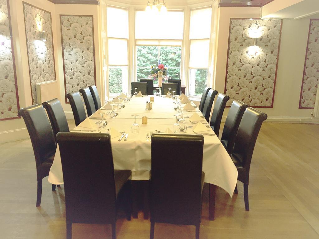 Kaim Park Hotel Батгейт Екстериор снимка