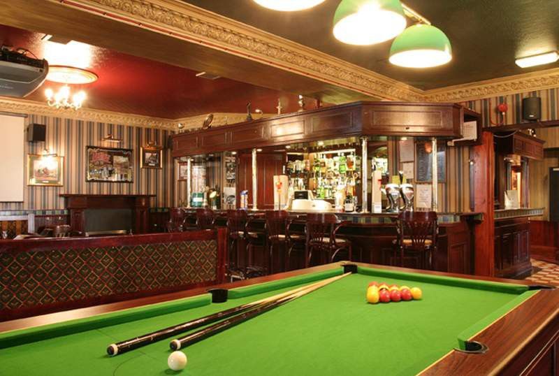 Kaim Park Hotel Батгейт Екстериор снимка