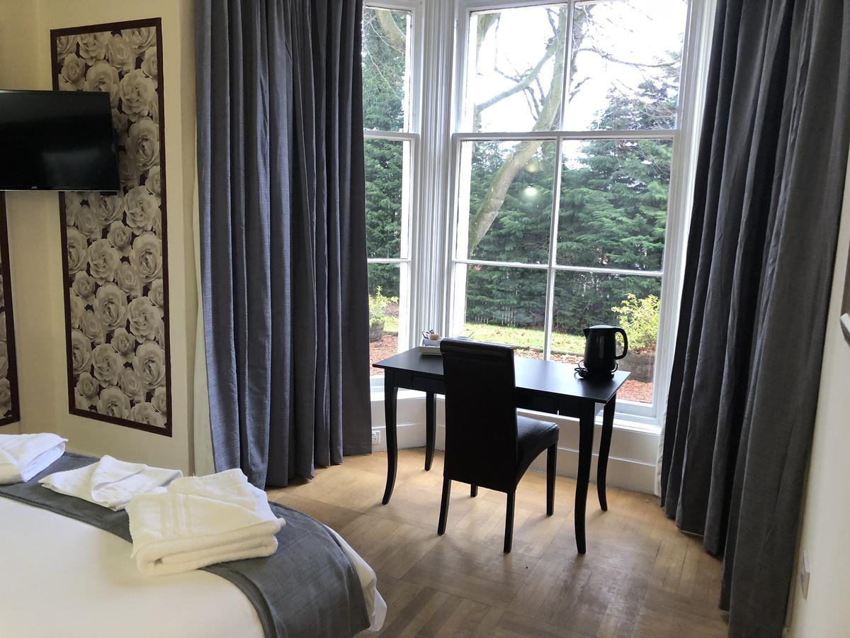 Kaim Park Hotel Батгейт Екстериор снимка