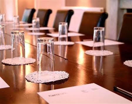 Kaim Park Hotel Батгейт Екстериор снимка